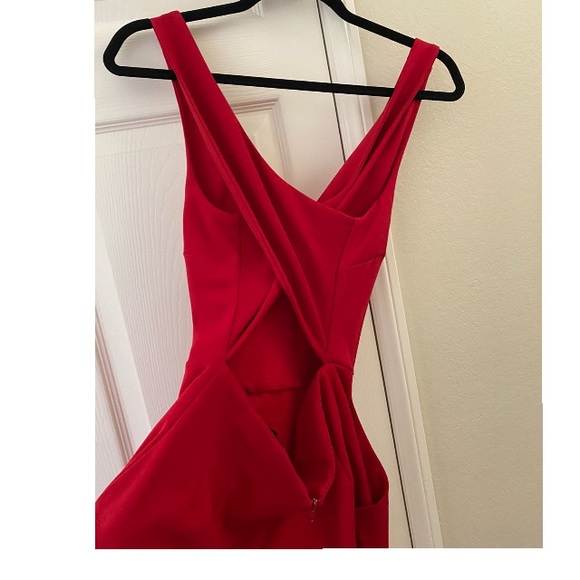 S Red Pant Suit. Crisscross open design in the back. Bilateral Pockets. - Picture 2 of 3